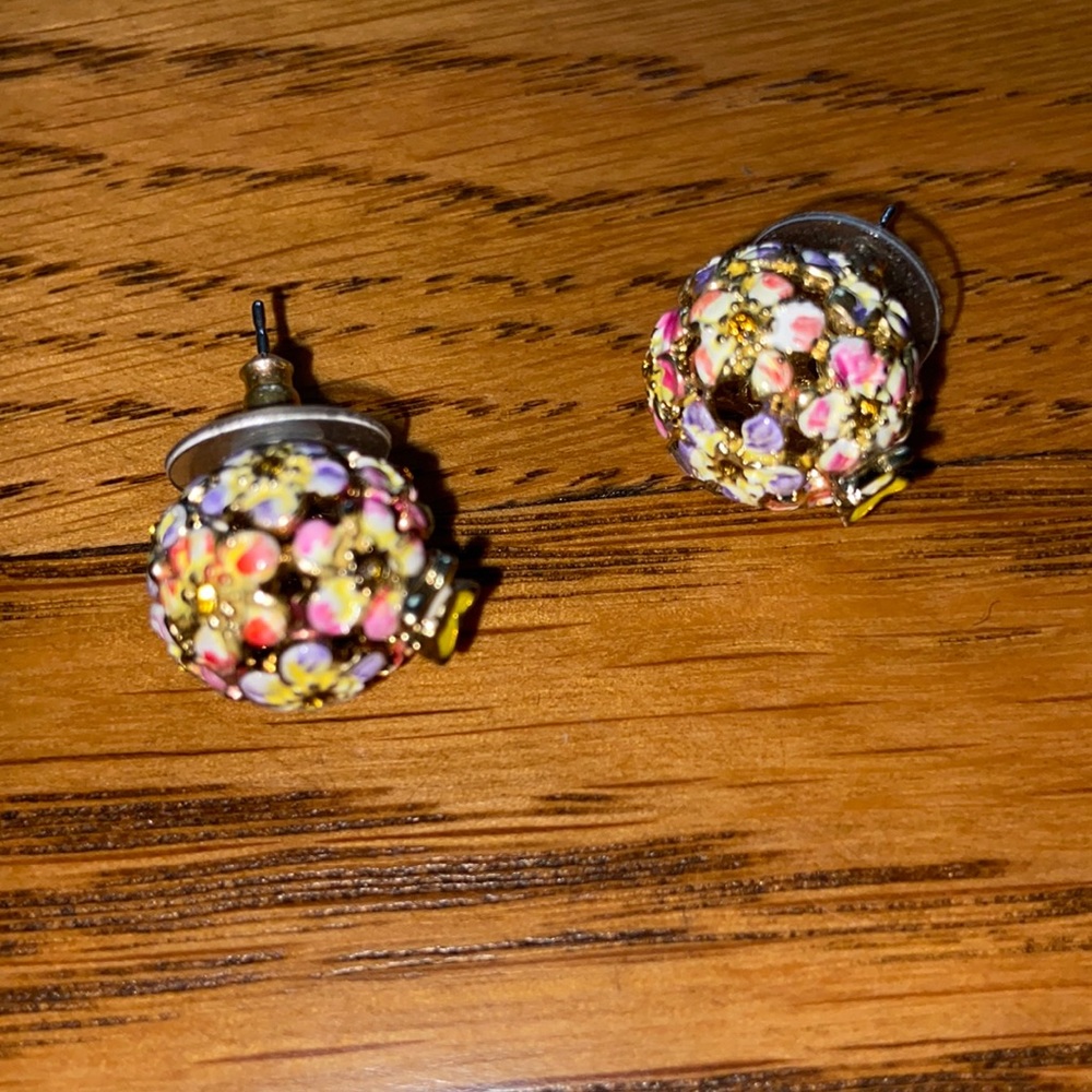 Betsey Johnson flower earrings